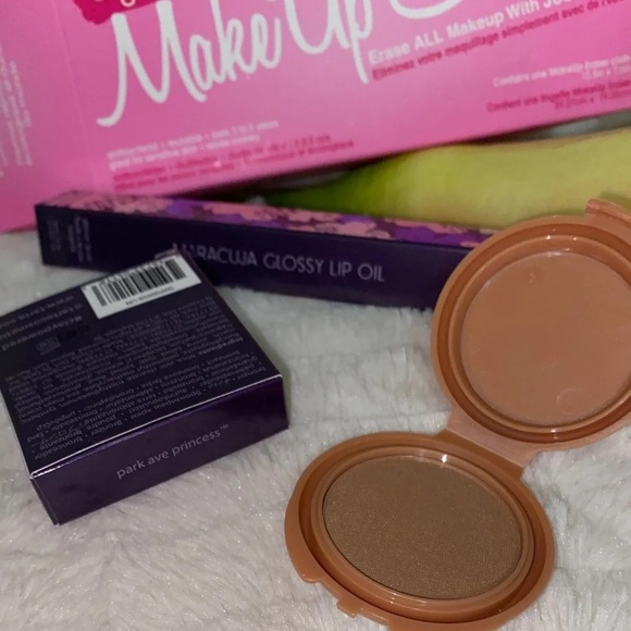 Make Up Bundle - Picture 4 of 4